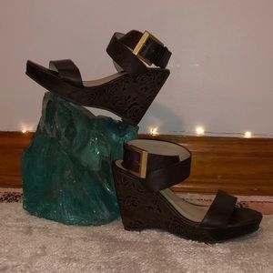 Colombian leather wedges with ankle strap.